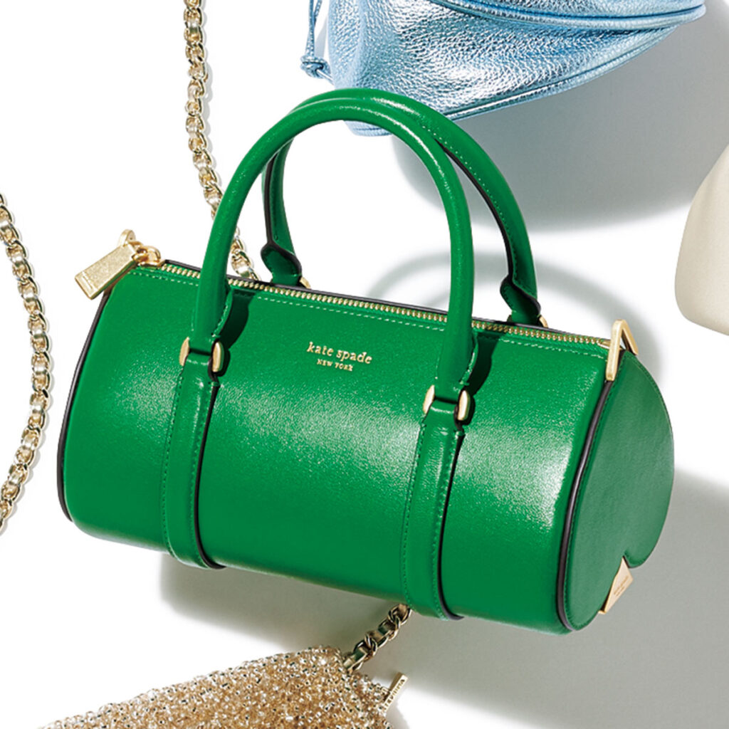 グリーンのバッグ