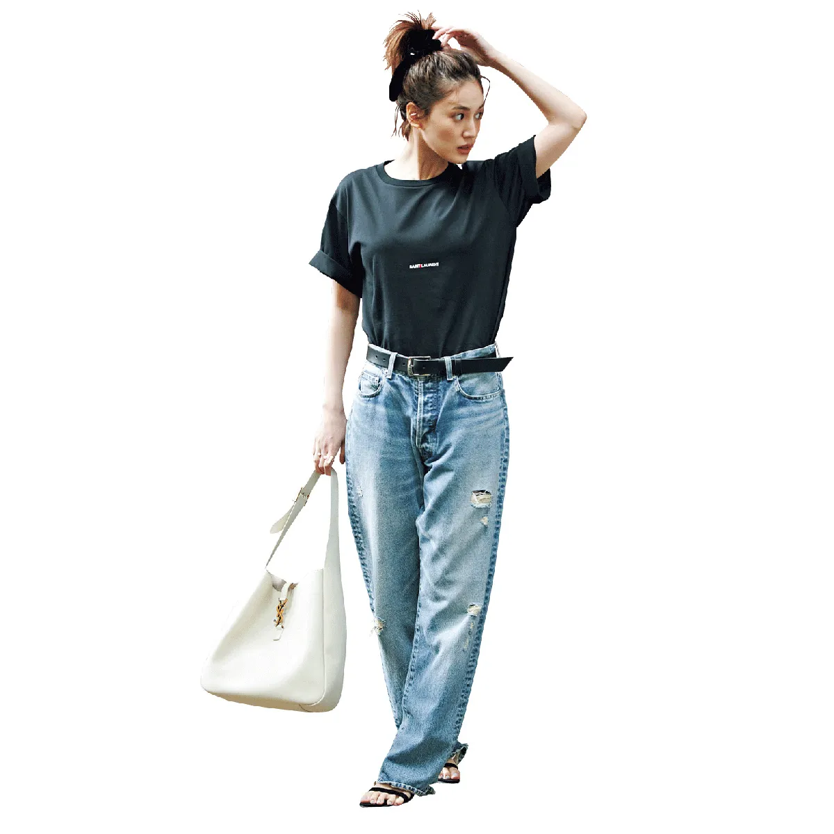 Tシャツとジーンズの定番シンプルコーデ