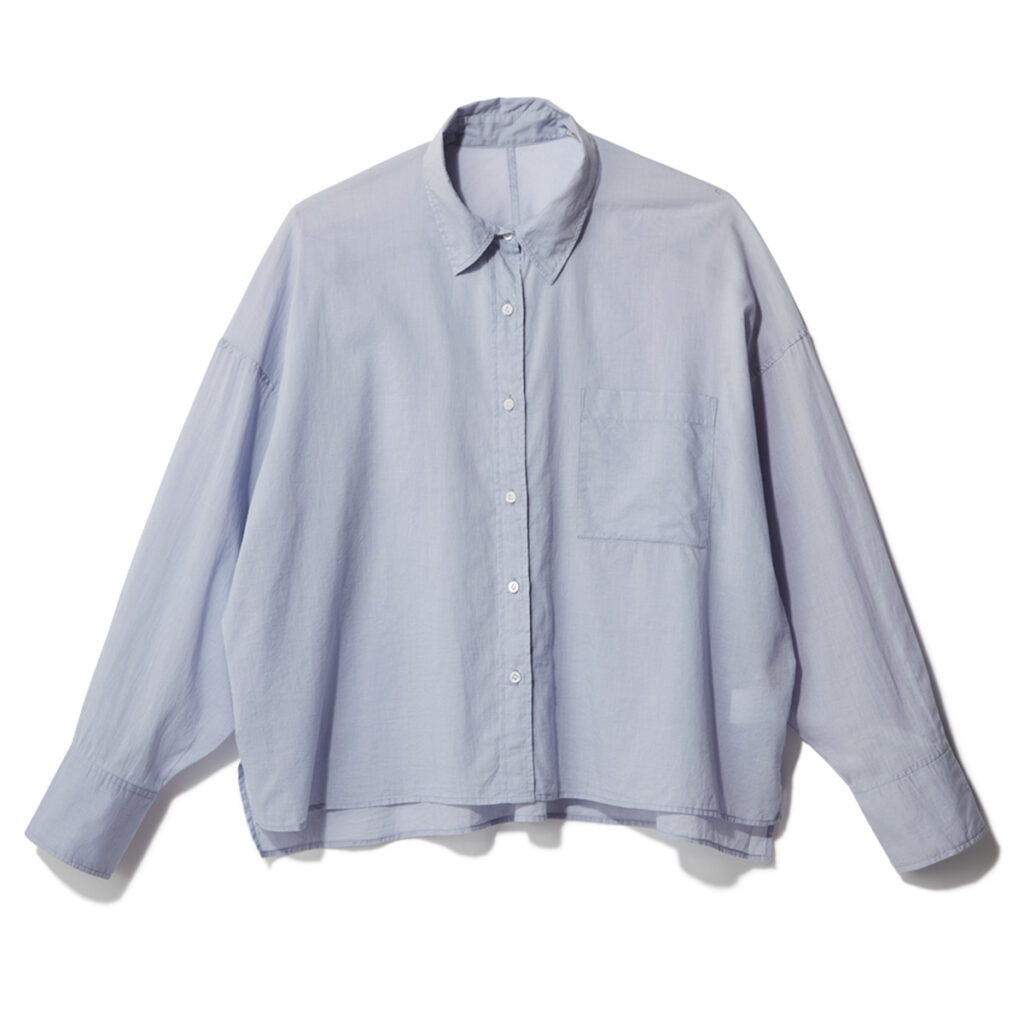 ショート丈ブルーシャツ