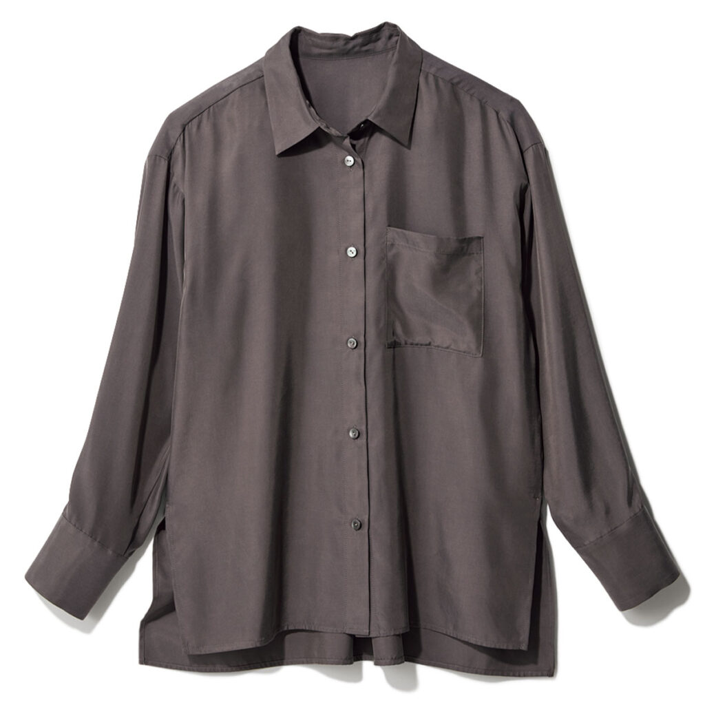 艶素材のとろみシャツ