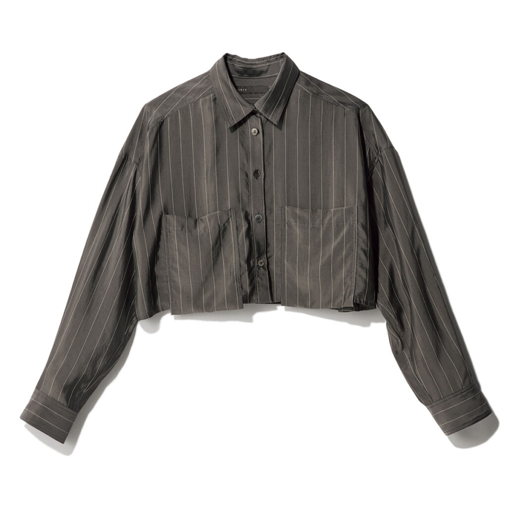 ストライプの艶感シャツ