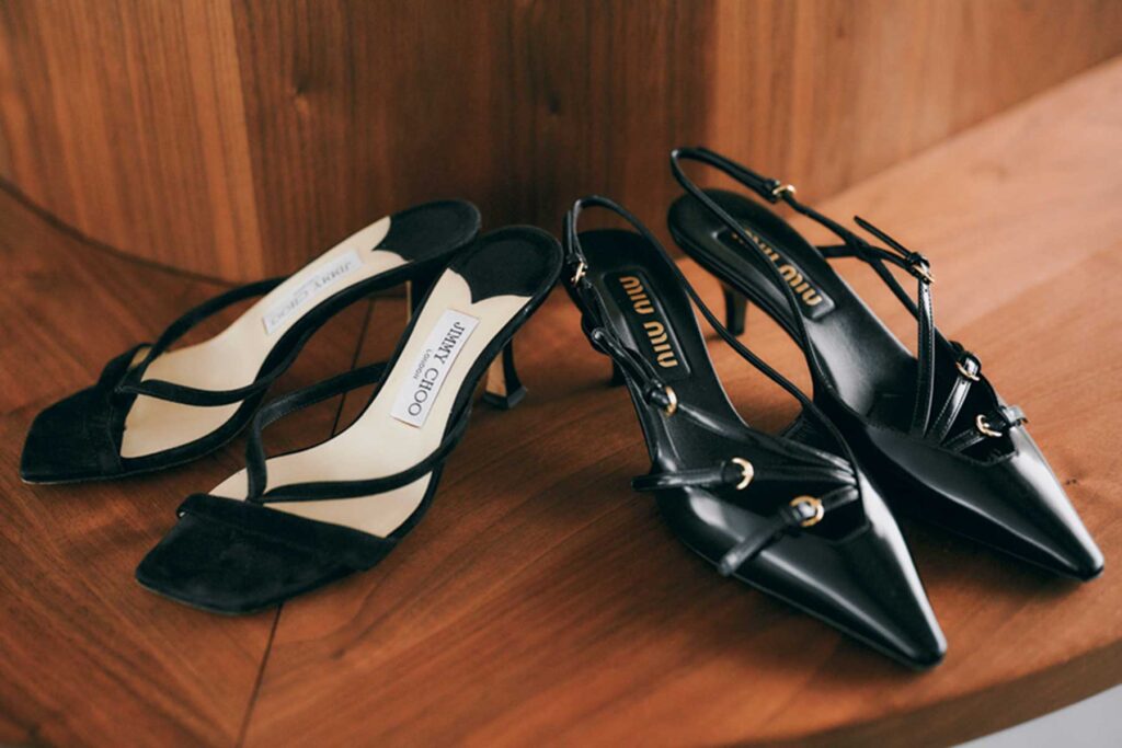 黒のヒール靴