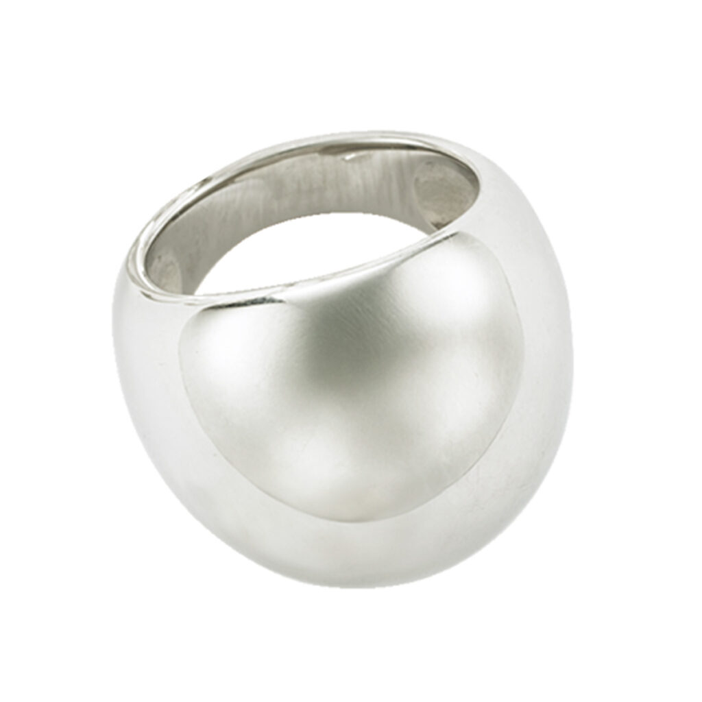スタージュエリーのぷっくりフォルムのシルバーリング