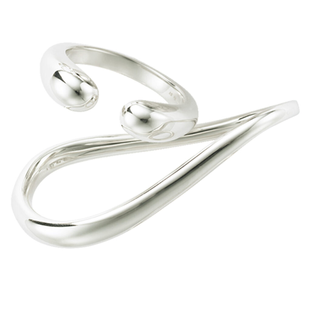 リサイクルメタルで仕上げたシルバーのダブルリング