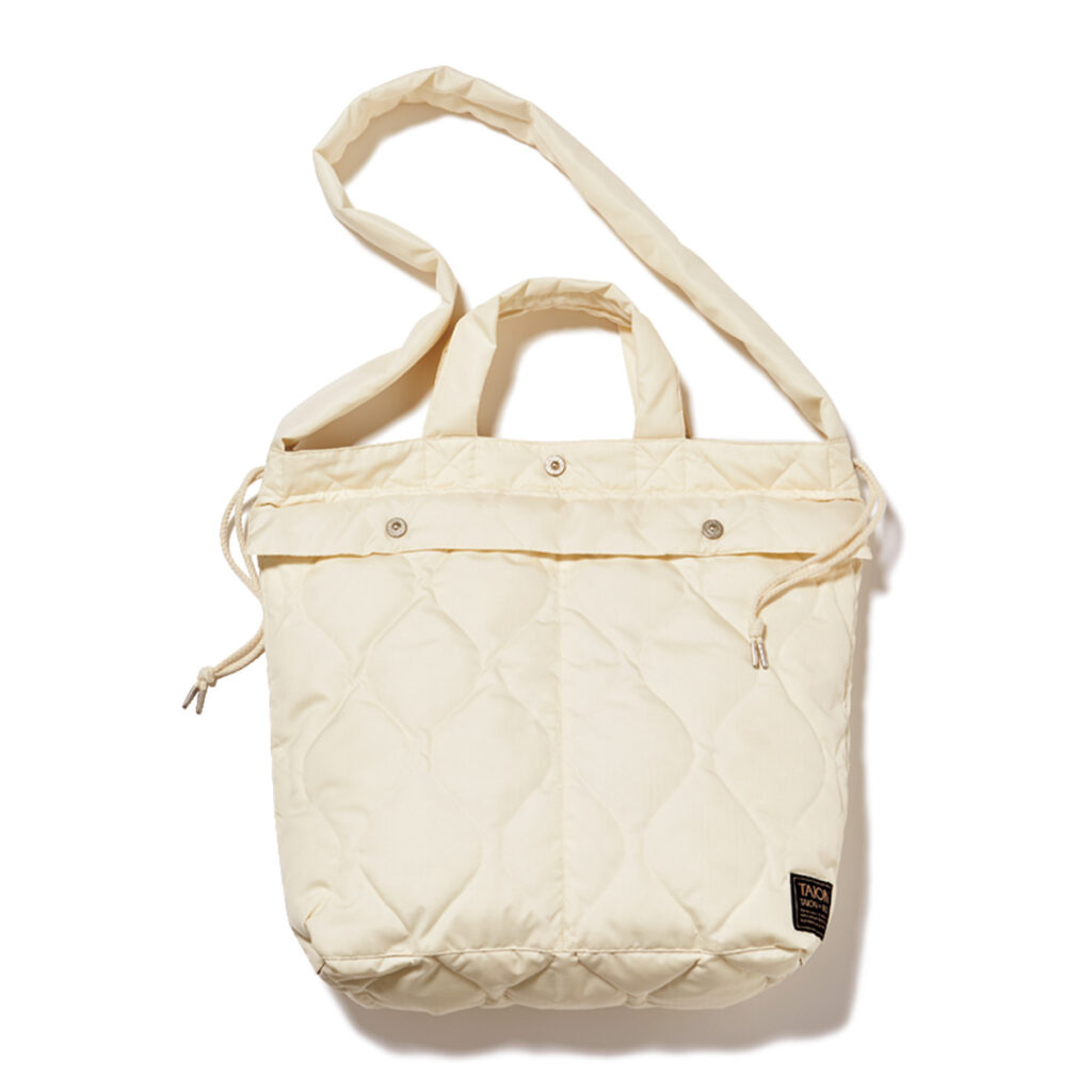 キルティングホワイトのトートバッグ