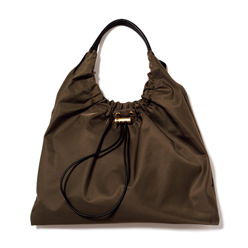 ギャザーデザインのトートバッグ