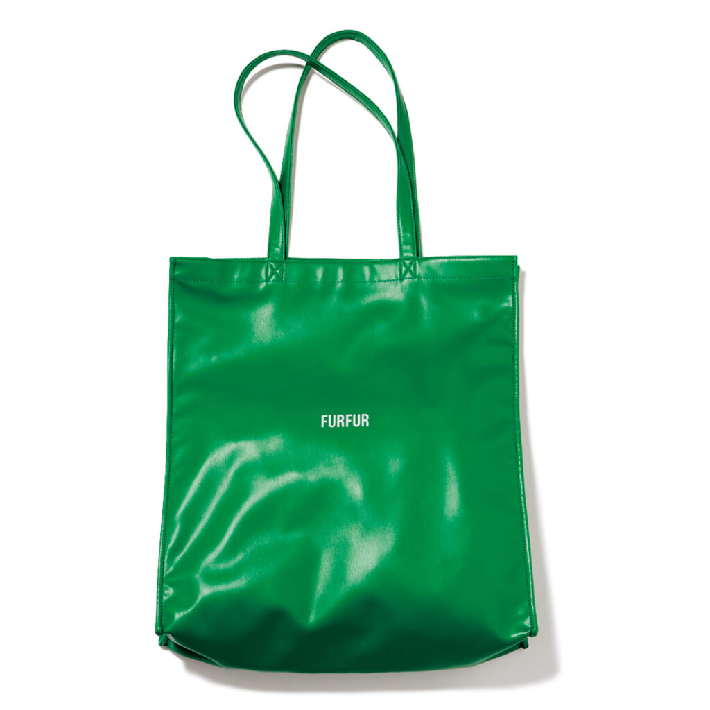 グリーンのトートバッグ