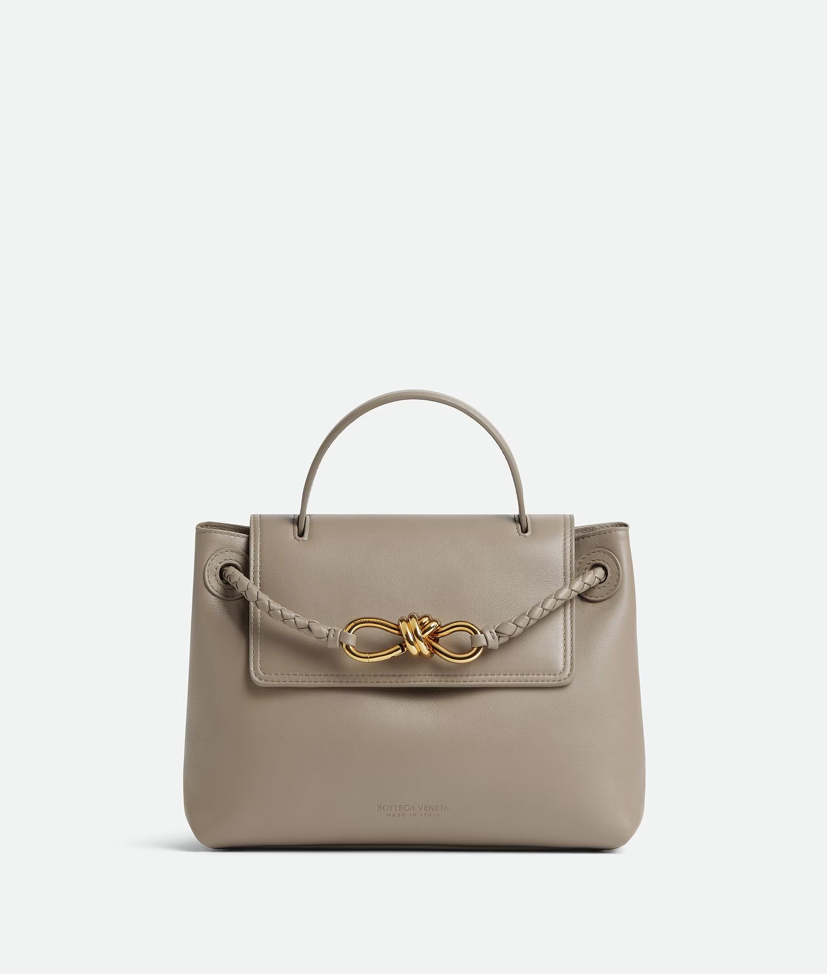 新作 シックでたっぷり収納な ◆ BOTTEGA VENETA チャオ チャオ ボッテガ・ヴェネタ」の最新・仕事バッグ｜デザインと機能性を