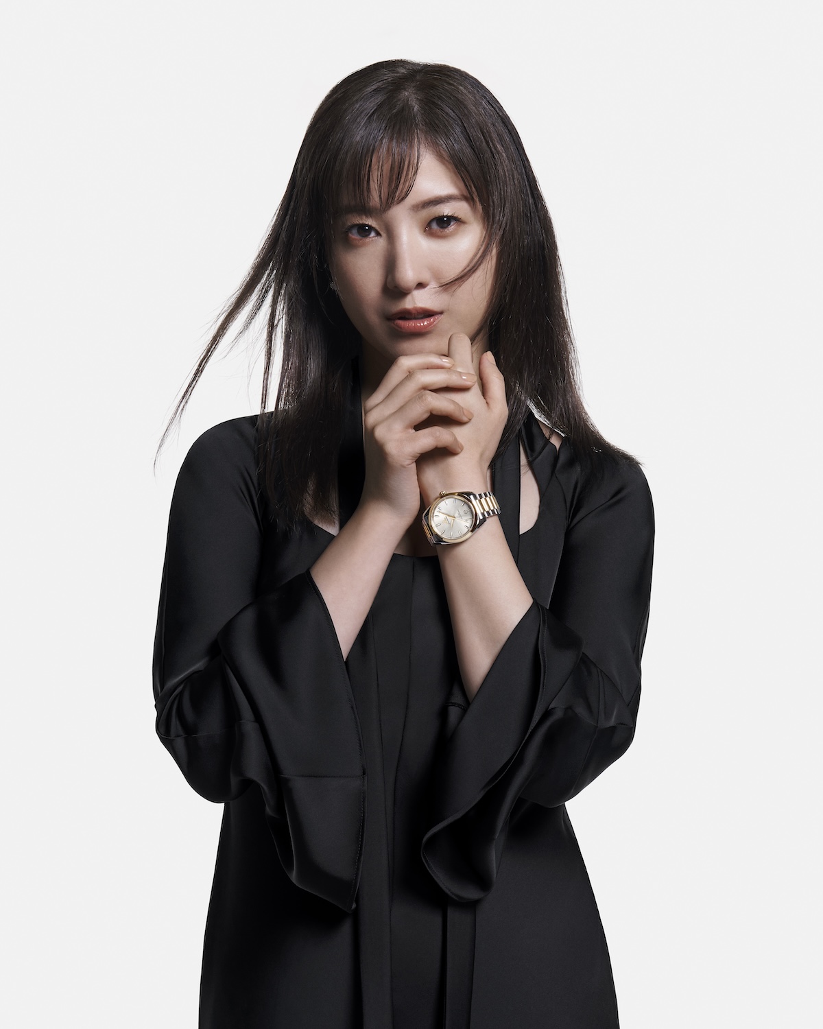 女優・吉高由里子が「オメガ」ファミリーに！30代にふさわしい