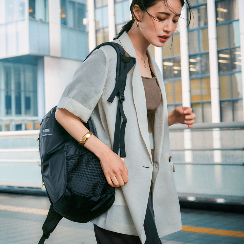 半袖シアージャケットの通勤コーデ