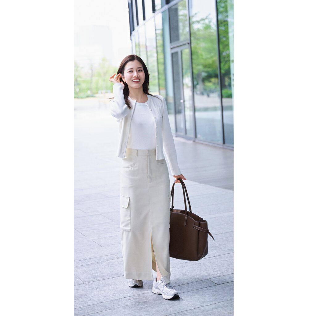 オールホワイトの通勤コーデ,ユニクロコーデ