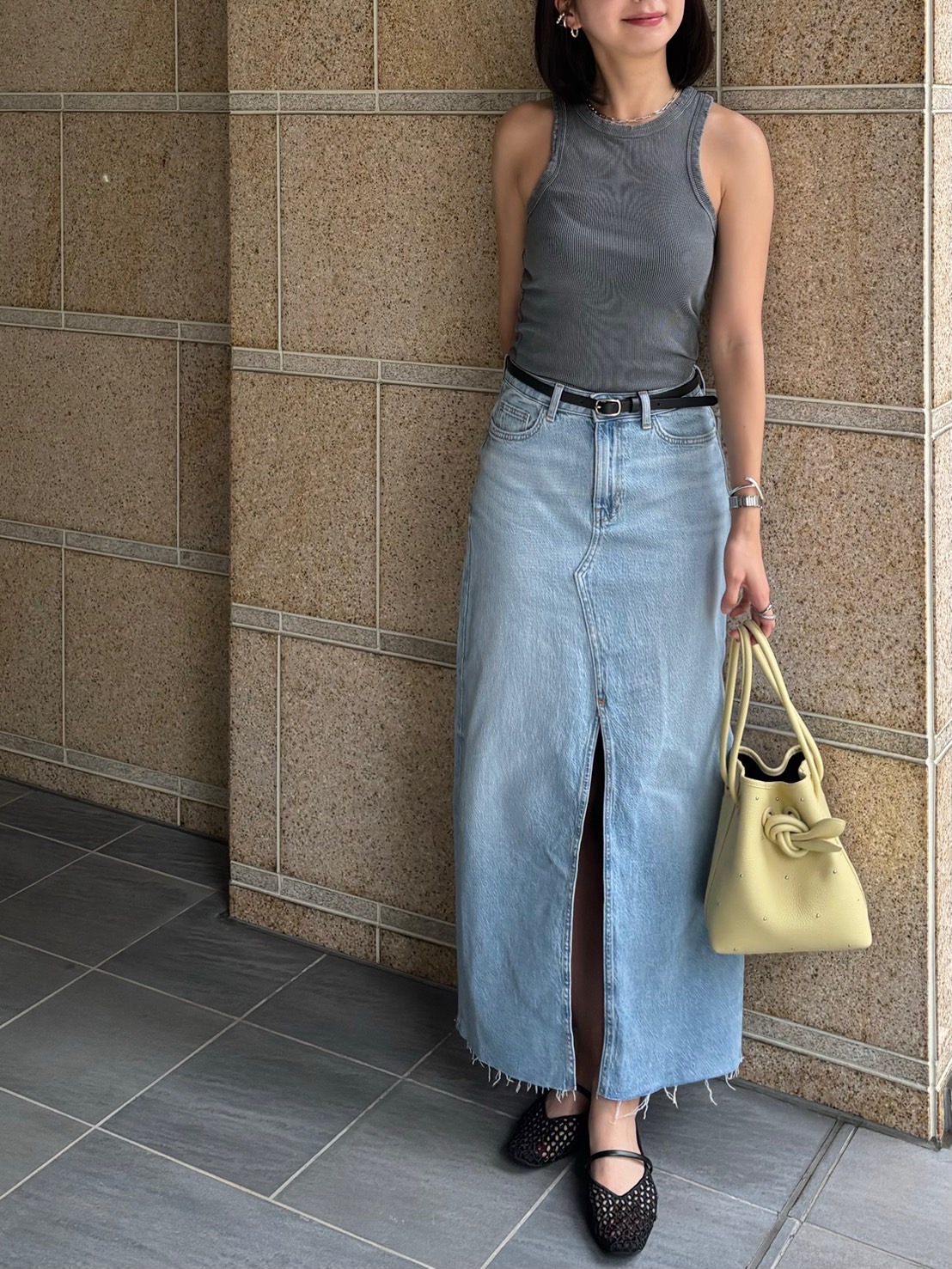 ☆ドイツ発*ZARA*新作*スリットフロントデニムスカート☆ ZARA購入品】深めスリットがポイント！夏も涼しく着られるデニム