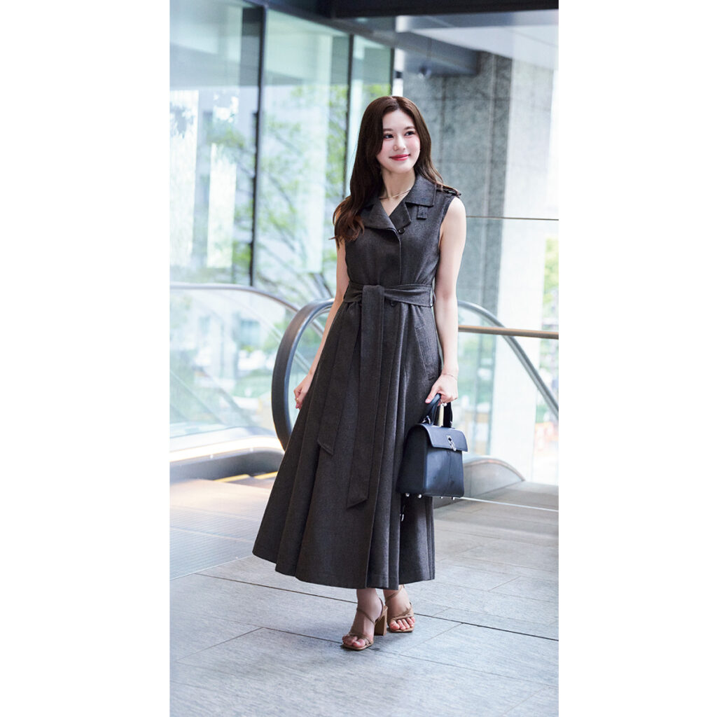 ノースリワンピの通勤コーデ