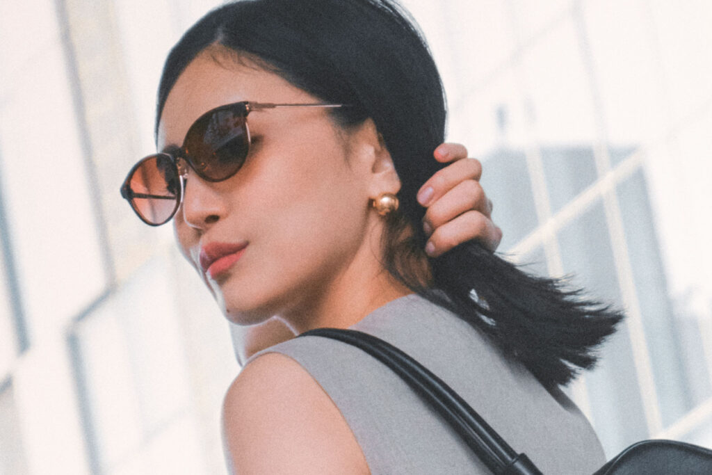 ブラウンフレームのサングラス