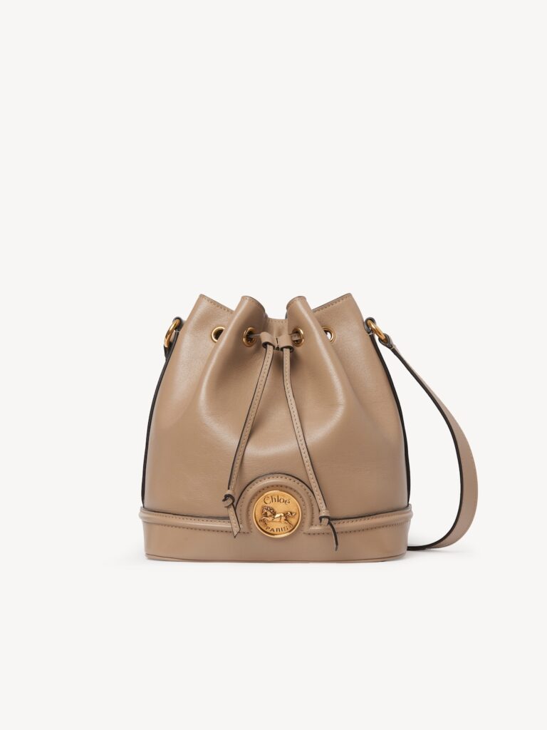 クロエ】ホースメダルが目を惹く、丸みのあるシルエット…気品 クロエ】ホースメダルが目を惹く、丸みのあるシルエット…気品