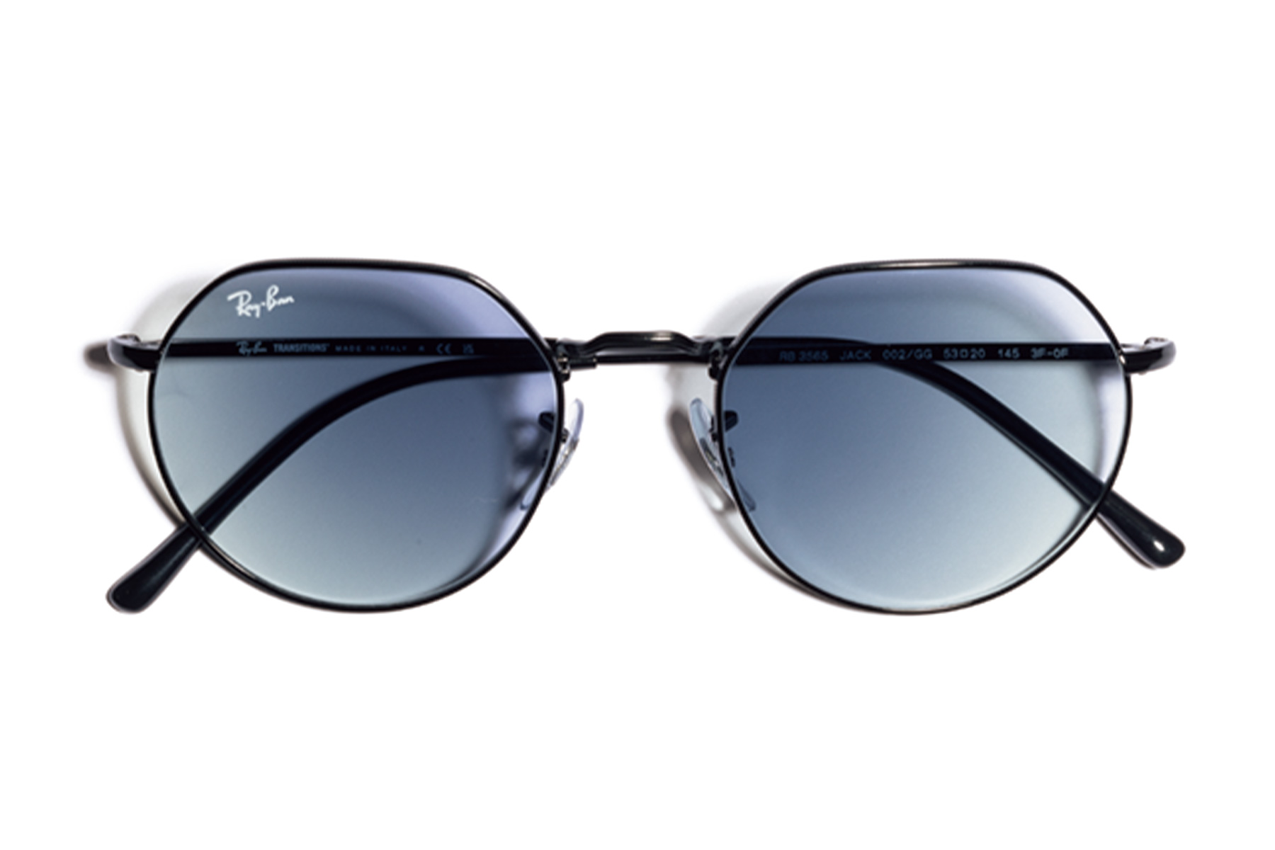 黒の細フレームにブルーレンズのサングラス