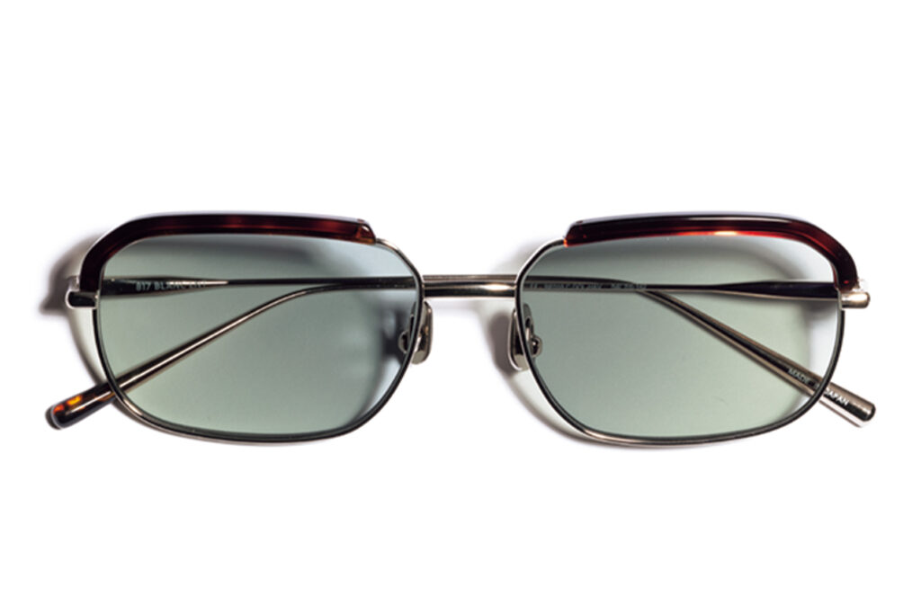 ブローパーツ×メタルのスクエアフレームサングラス