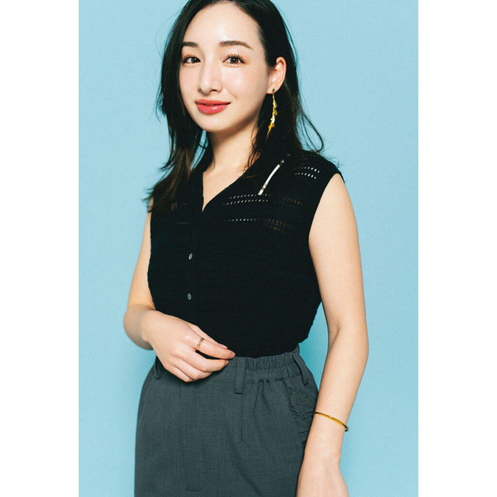 ノースリニットポロのコーデ