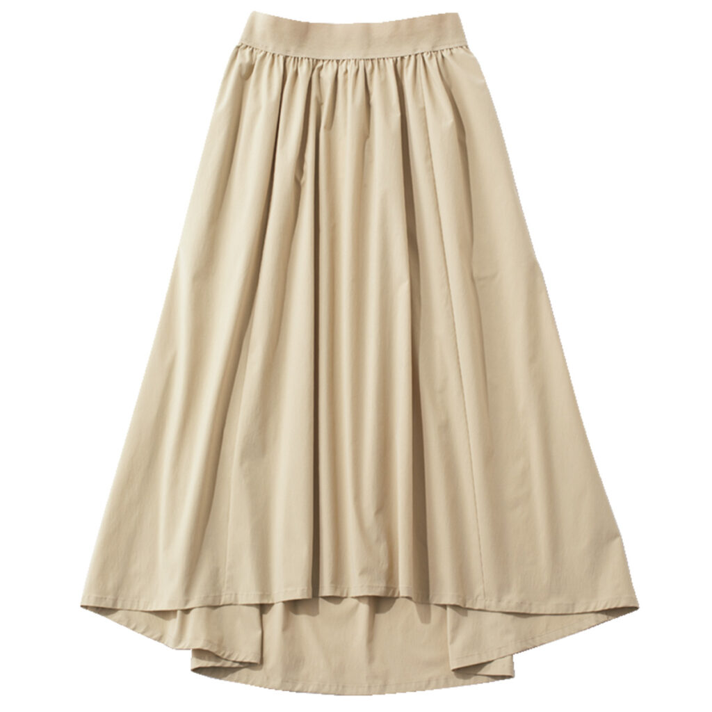 ベージュのタックスカート