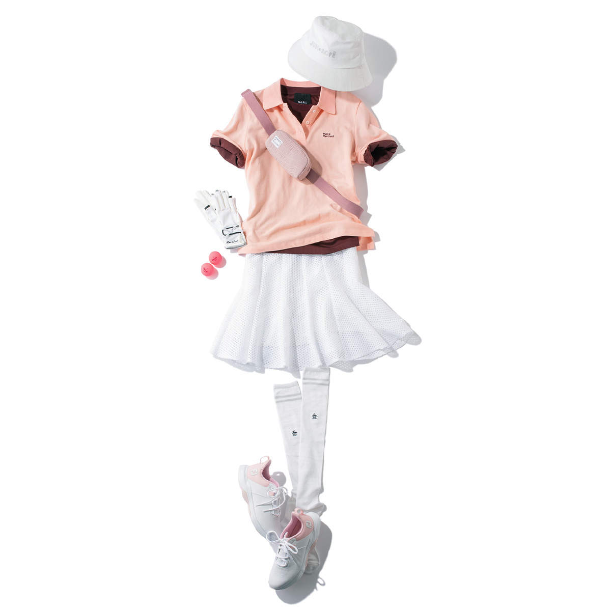 韓国ルックのゴルフコーデ,マルディのカラーポロにホワイトミニとニーハイのコーデ