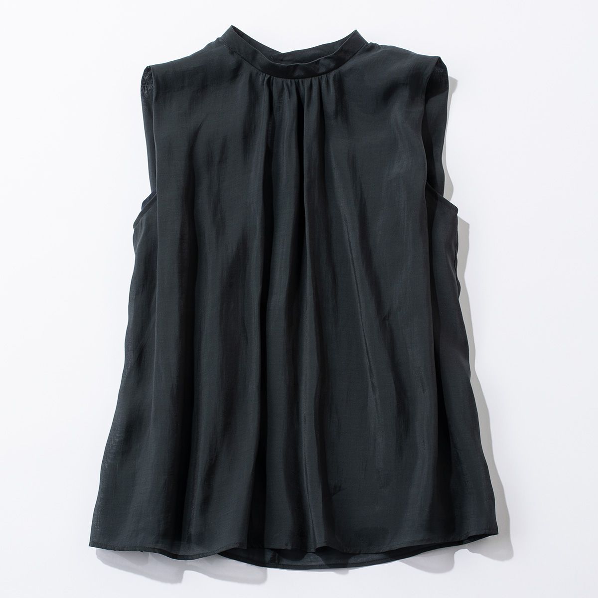 ハイネックのノースリブラウス