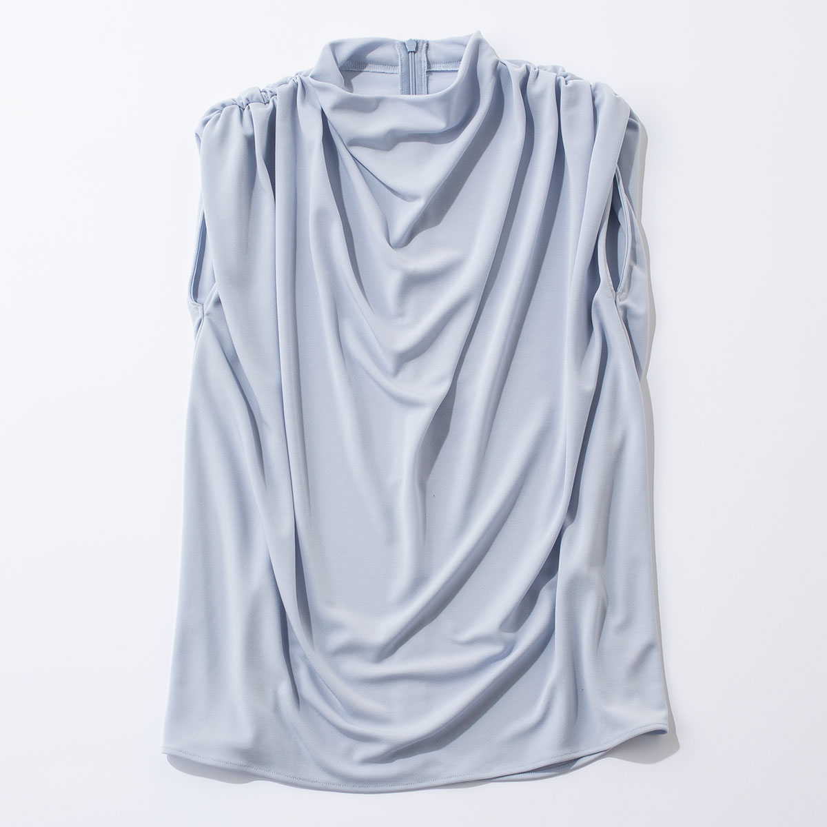 ドレープデザインのノースリ