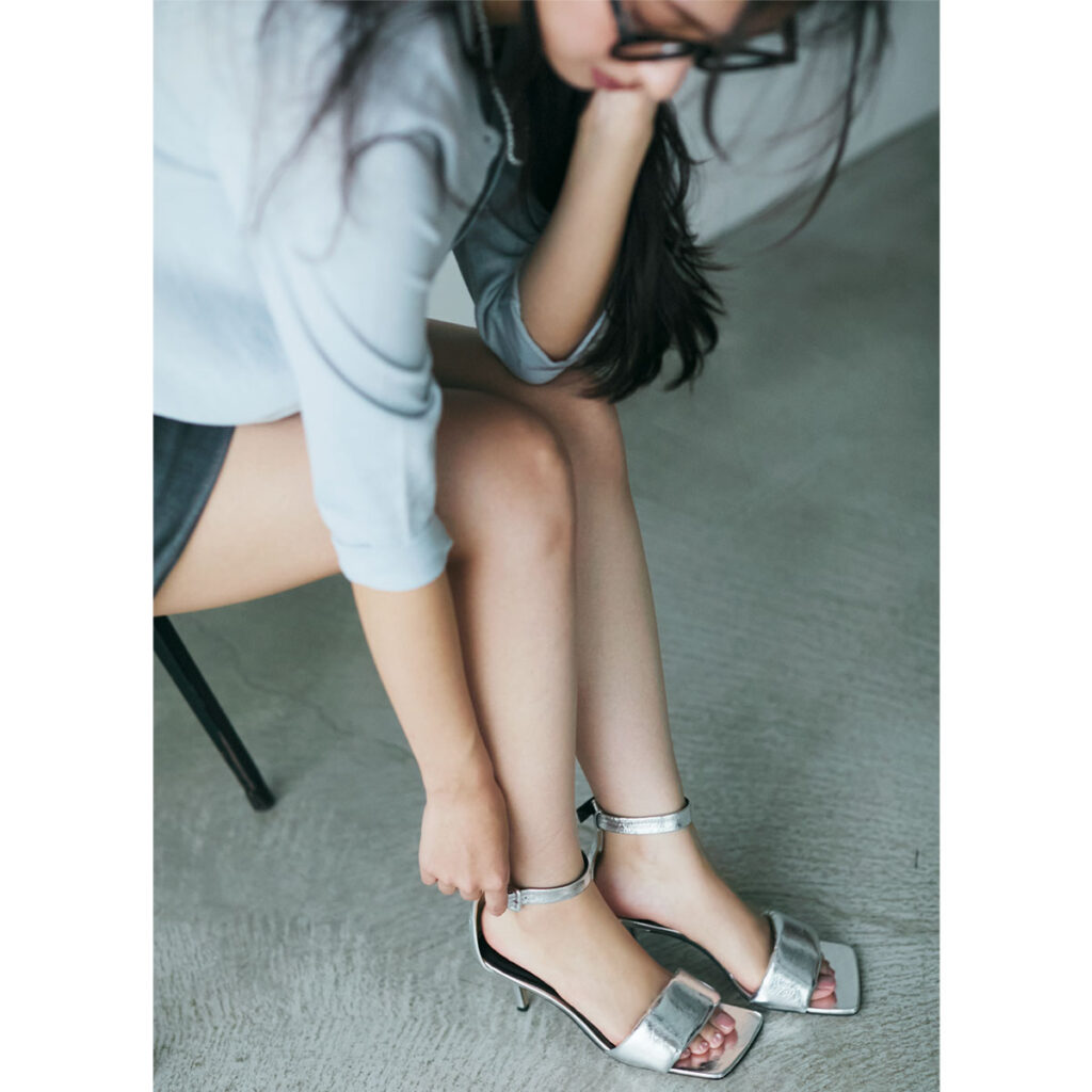 きちんとハーフパンツ×ヒールの肌見せコーデ