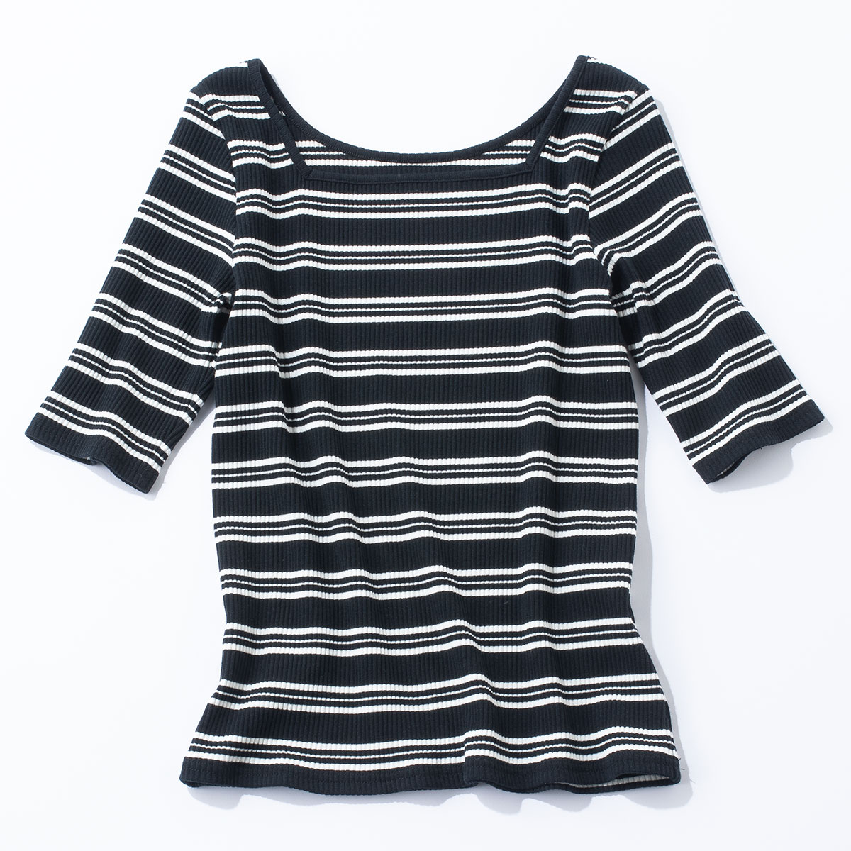 スクエア＆ラウンドネックの2WAYカットソー