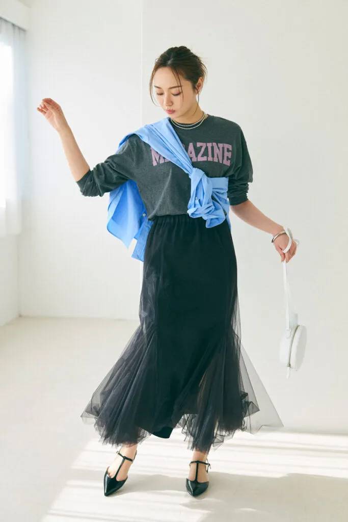 ロンT×マーメイドスカートの梅澤美波さん