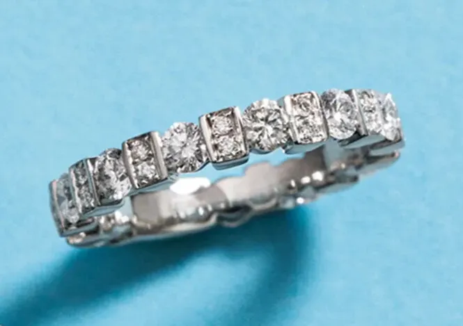 ダミアーニの「ベル エポック」リングの物撮り。