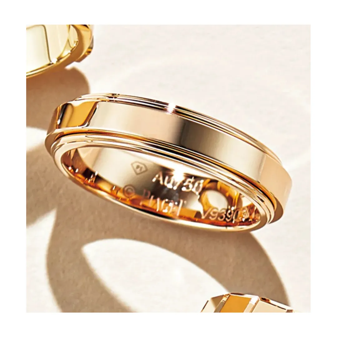 ピアジェの「ポセション」リングの物撮り。