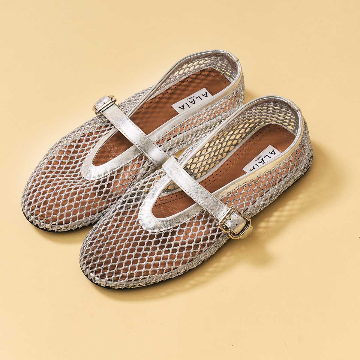 ALAÏAのバレエシューズ