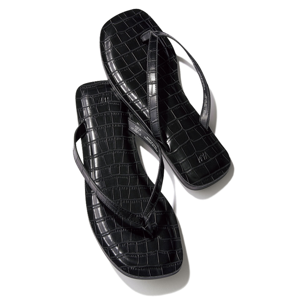 スクエアトゥとエンボス加工のビーサン