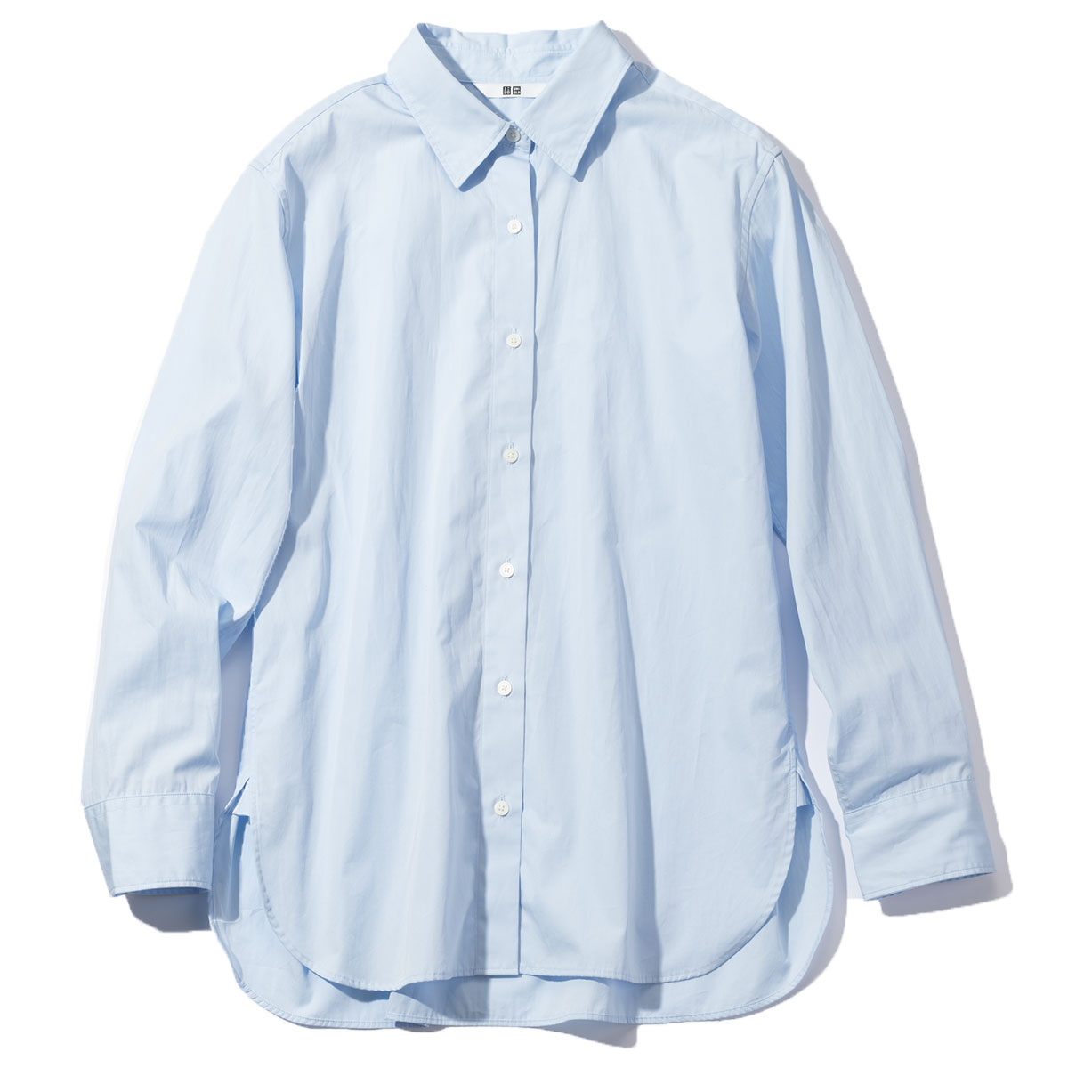 ユニクロのブルーシャツ