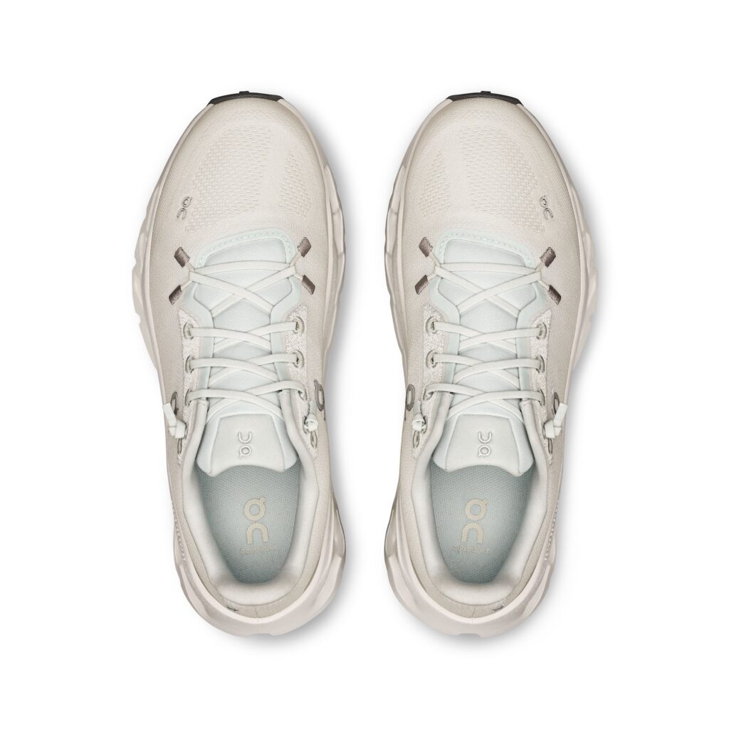 スニーカー　Cloudtilt　On　オン・ジャパン