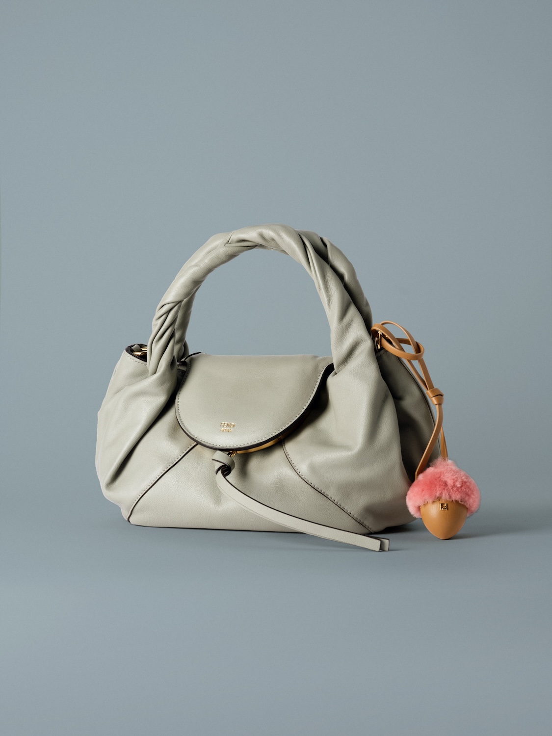 鑑定済み FENDI 大人のお洒落 チャーム 本革 Fortune Teller 鑑定済み FENDI 大人のお洒落 チャーム 本革 Fortune Teller