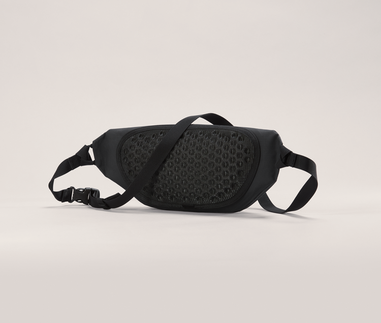 グランヴィル クロスボディ バッグ ￥17,600（アークテリクス／アークテリクス カスタマーサポートセンター）