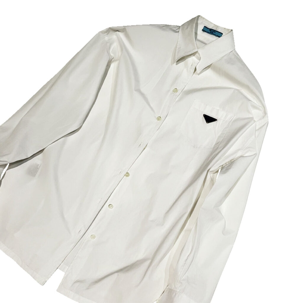 プラダのオーバーサイズシャツ