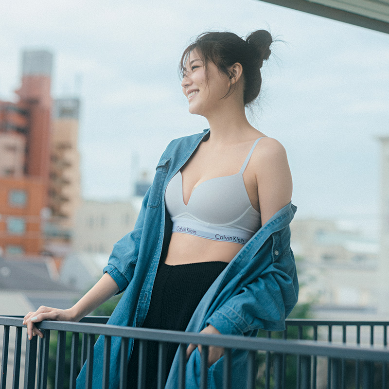 人気の『CK』も!“オシャレな胸元”になれる「響かないブラ」4選