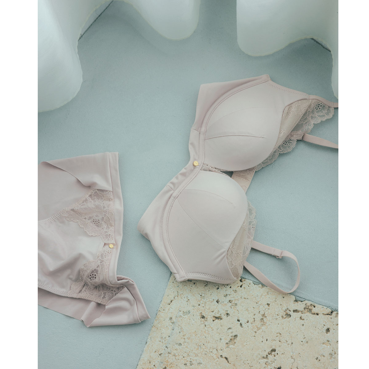 ROSIER by Her lip toのノンワイヤーブラ