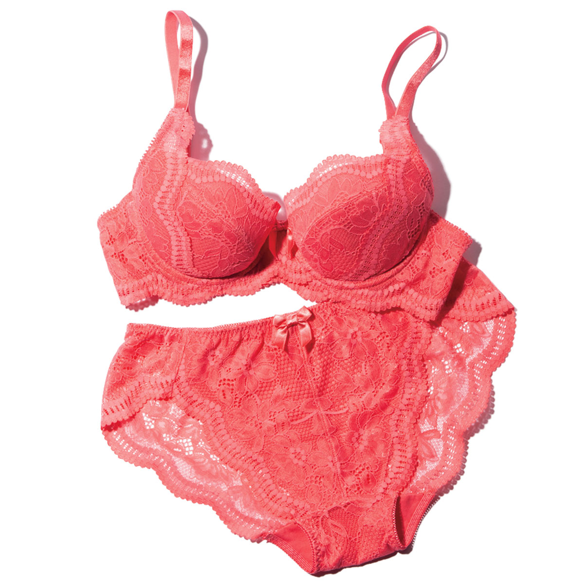 ガブリエル・ペコの総レースのブラジャーとショーツ