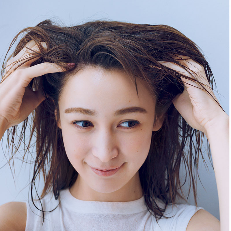 実はしっかり洗えてない人が増えてる!?毎日のシャンプー&コンディショナーの正解