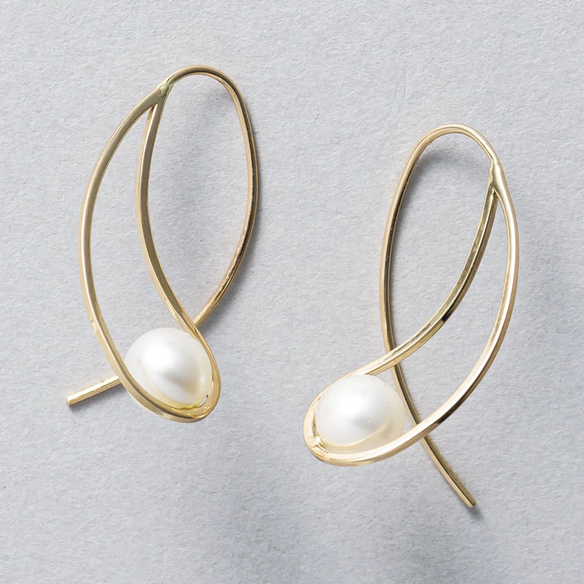 ポンテヴェキオのピアスの物撮り。