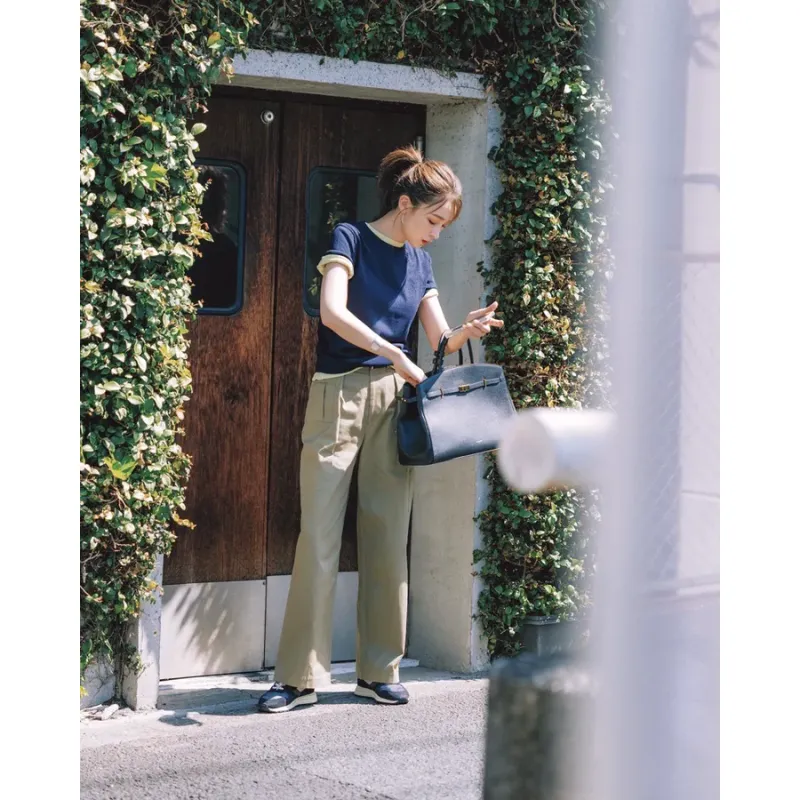 ユニクロのUVカットニットを重ねた抜け感スタイル