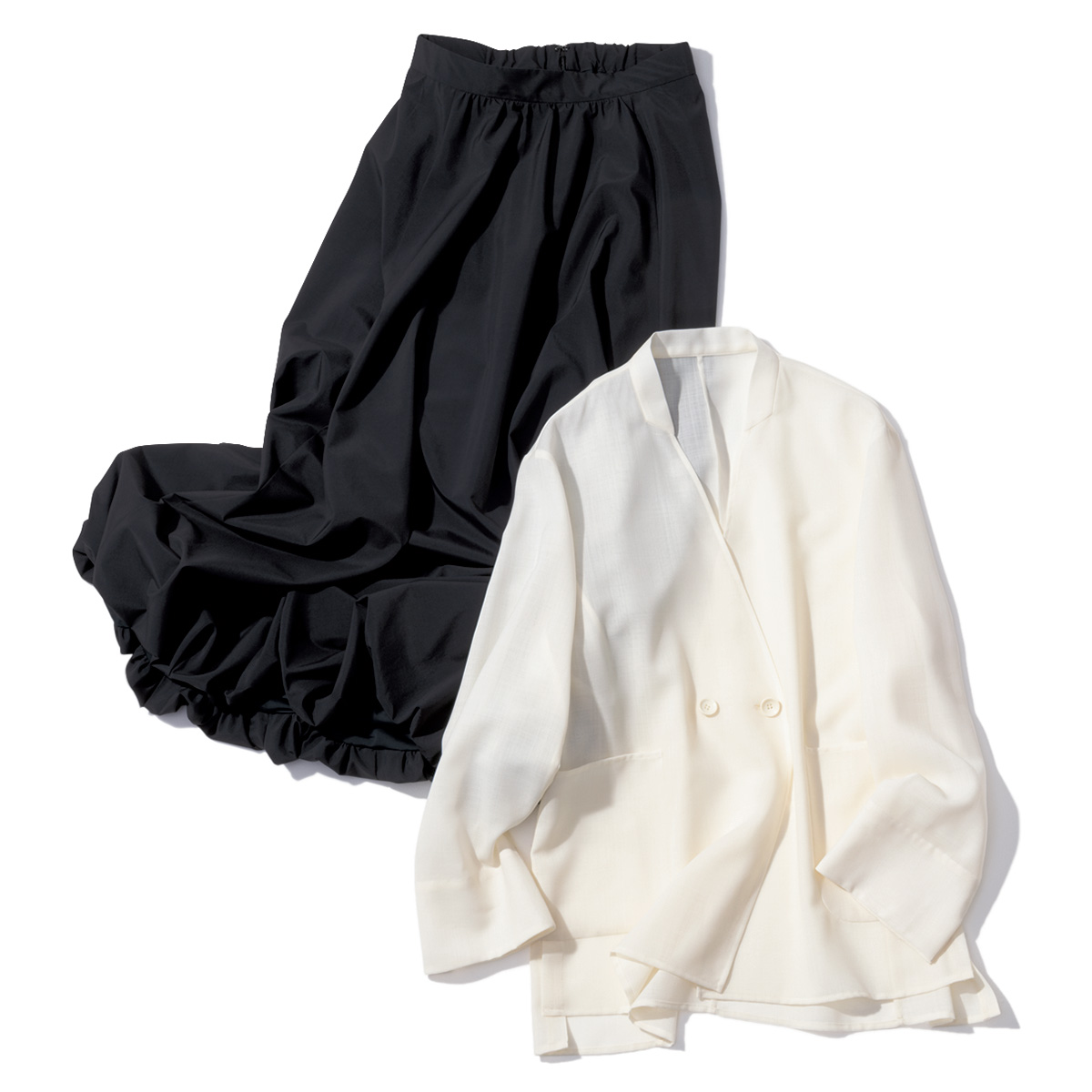 ノーカラーのシアージャケットと黒のバルーンスカート
