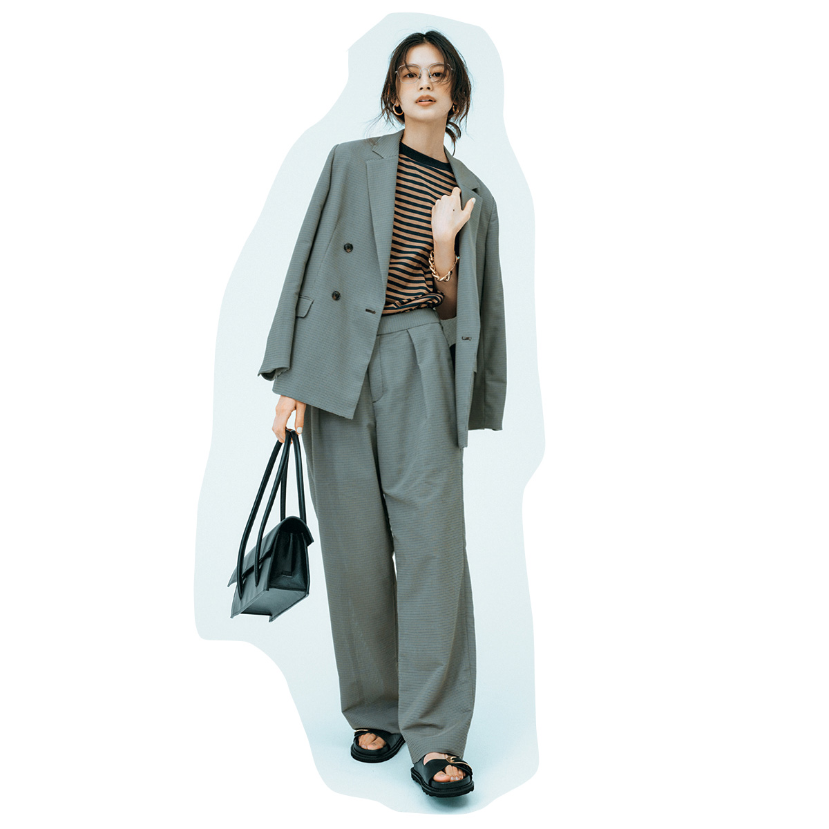 ボーダーTとシアー生地のセットアップのコーデ