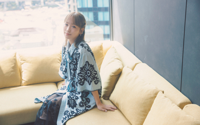 川栄李奈等身大パネル 川栄李奈等身大パネル - メルカリ