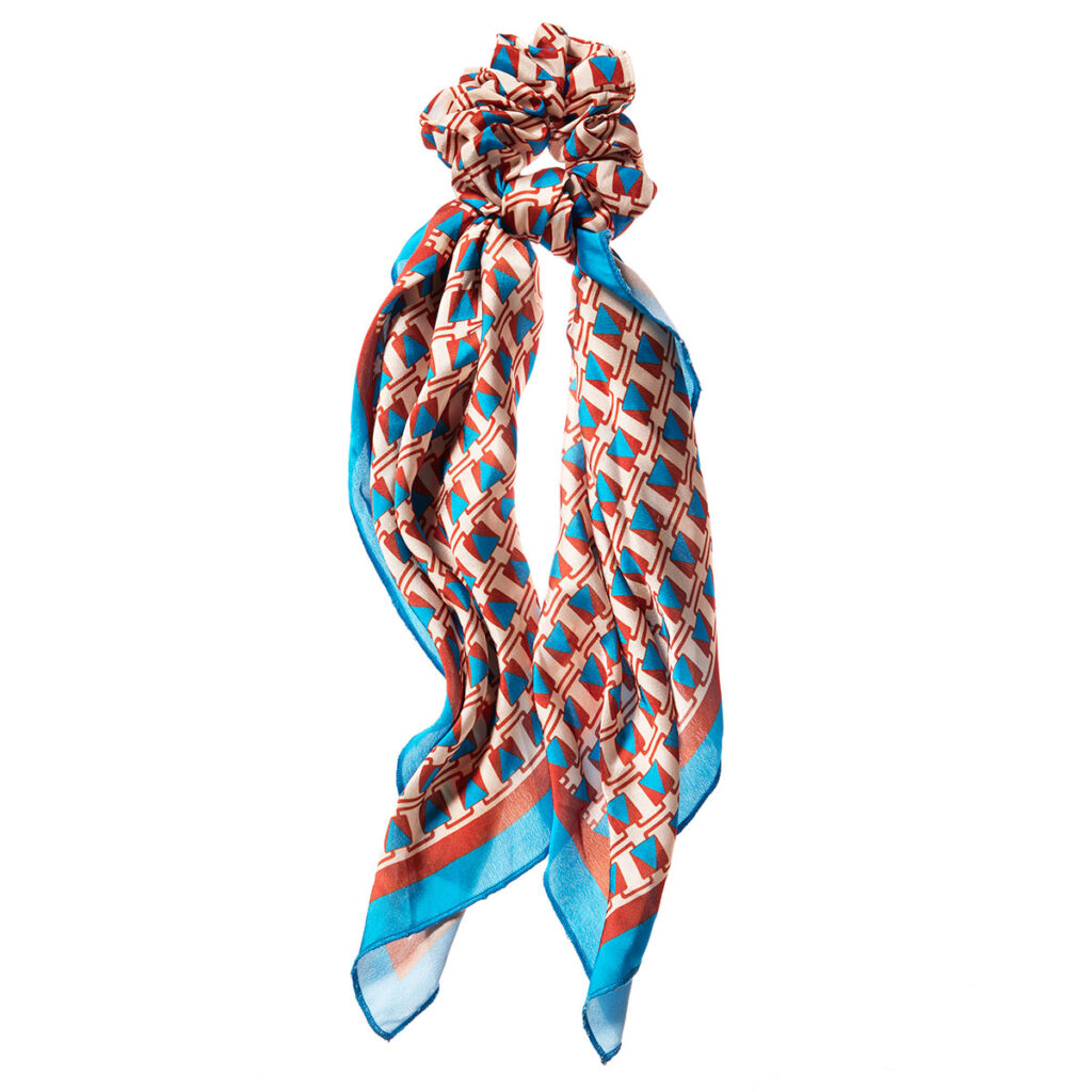 シュシュ付きスカーフ