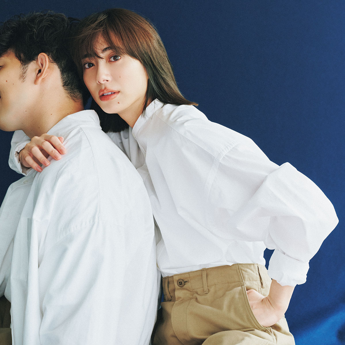 白シャツのリンクコーデ