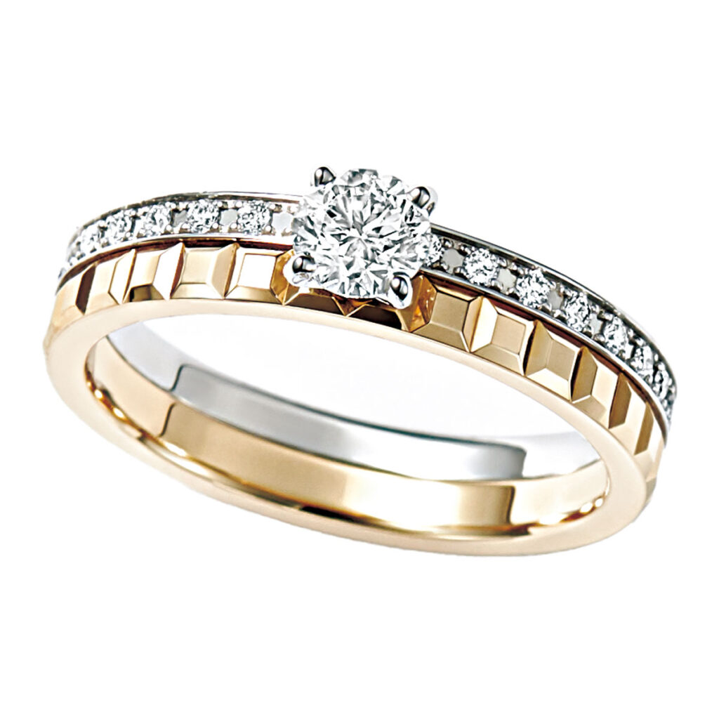 「キャトル ラディアント ソリテール リング」